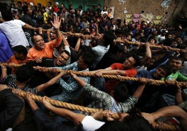 Sổ tay du lịch so tay du lich Sotaydulich Sotay Dulich Khampha Kham Pha Bui Bisket le hoi mung nam moi o Nepal