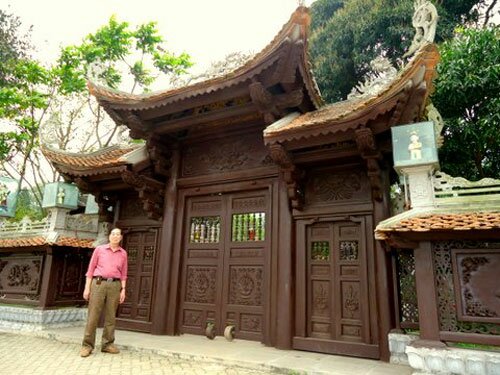 Sổ tay du lịch so tay du lich Sotaydulich Sotay Dulich Khampha Kham Pha Bui Chua Van Nien co kinh ben Ho Tay