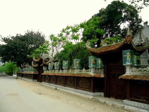 Sổ tay du lịch so tay du lich Sotaydulich Sotay Dulich Khampha Kham Pha Bui Chua Van Nien co kinh ben Ho Tay