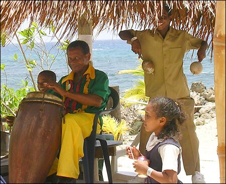 Sổ tay du lịch so tay du lich Sotaydulich Sotay Dulich Khampha Kham Pha Bui Ngam ca heo o Dolphine Cove o Jamaica
