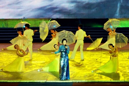  Sổ tay du lịch so tay du lich Sotaydulich Sotay Dulich Khampha Kham Pha Bui An tuong dem Cong bo va don nhan ky quan thien nhien moi Vinh Ha Long