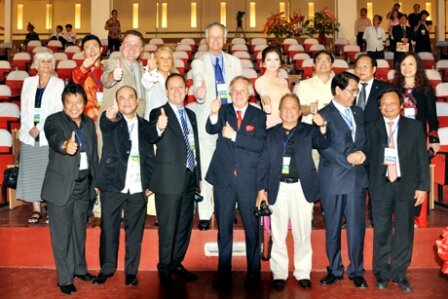  Sổ tay du lịch so tay du lich Sotaydulich Sotay Dulich Khampha Kham Pha Bui An tuong dem Cong bo va don nhan ky quan thien nhien moi Vinh Ha Long