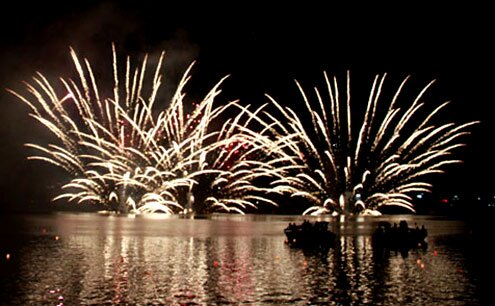 Sổ tay du lịch so tay du lich Sotaydulich Sotay Dulich Khampha Kham Pha Bui Phao hoa quoc te Da Nang 2012 lung linh huyen ao