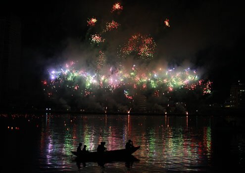 Sổ tay du lịch so tay du lich Sotaydulich Sotay Dulich Khampha Kham Pha Bui Phao hoa quoc te Da Nang 2012 lung linh huyen ao