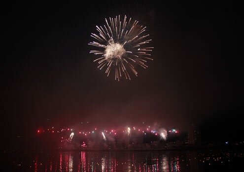 Sổ tay du lịch so tay du lich Sotaydulich Sotay Dulich Khampha Kham Pha Bui Phao hoa quoc te Da Nang 2012 lung linh huyen ao