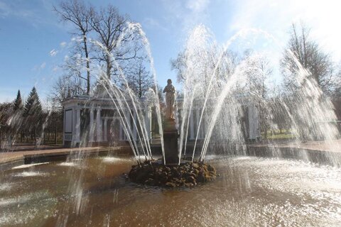 Sổ tay du lịch so tay du lich Sotaydulich Sotay Dulich Khampha Kham Pha Bui Peterhof cung dien mua he mat me o Nga
