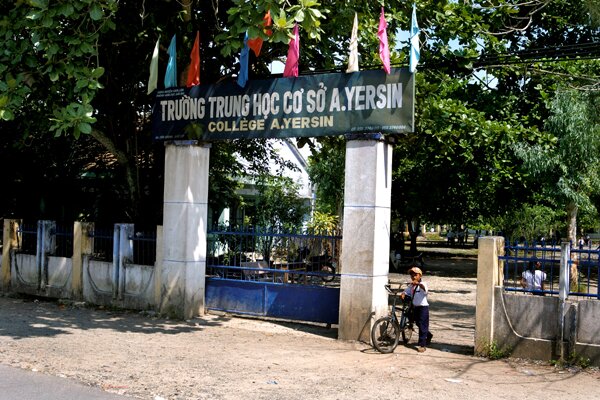  Sổ tay du lịch so tay du lich Sotaydulich Sotay Dulich Khampha Kham Pha Bui Vieng mo bac si Yersin
