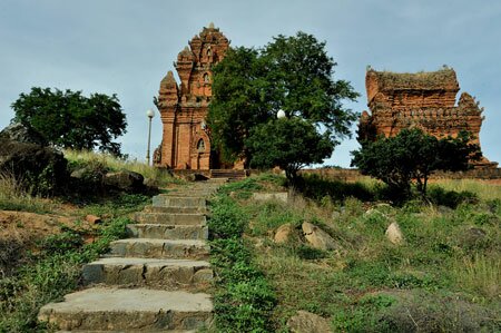 Sổ tay du lịch so tay du lich Sotaydulich Sotay Dulich Khampha Kham Pha Bui Thap Poklongarai tram mac thap Cham