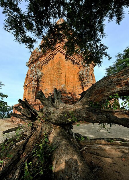 Sổ tay du lịch so tay du lich Sotaydulich Sotay Dulich Khampha Kham Pha Bui Thap Poklongarai tram mac thap Cham