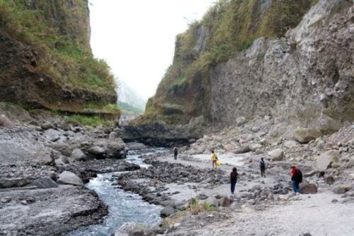 Sổ tay du lịch so tay du lich Sotaydulich Sotay Dulich Khampha Kham Pha Bui Chinh phuc Pinatubo