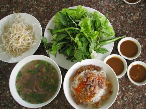 Sổ tay du lịch so tay du lich Sotaydulich Sotay Dulich Khampha Kham Pha Bui Ve bat mat cua mon ngon Viet duoc de cu ky luc chau A