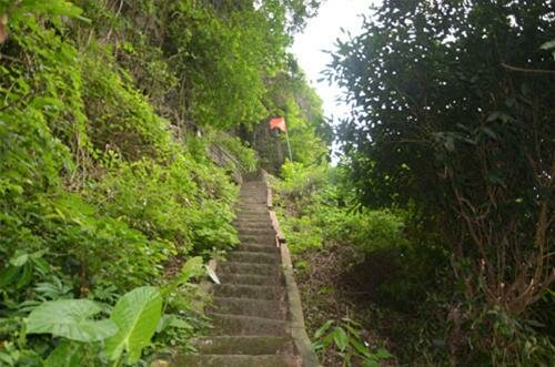 Sổ tay du lịch so tay du lich Sotaydulich Sotay Dulich Khampha Kham Pha Bui Hang Quan Y benh vien da chien trong long nui