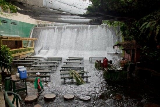 Sổ tay du lịch so tay du lich Sotaydulich Sotay Dulich Khampha Kham Pha Bui Villa Escudero trai nghiem bua trua ben dong thac