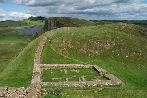 Sổ tay du lịch so tay du lich Sotaydulich Sotay Dulich Khampha Kham Pha Bui Den tham buc tuong vi dai Hadrian 