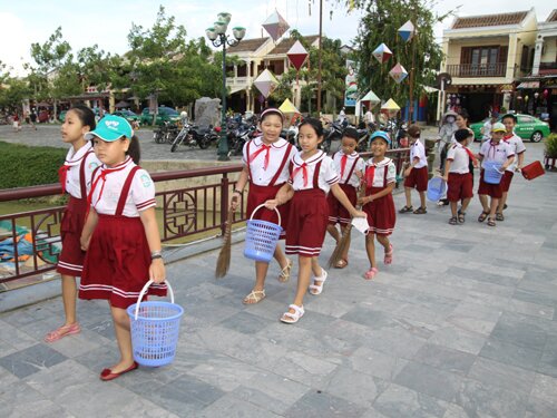 Sổ tay du lịch so tay du lich Sotaydulich Sotay Dulich Khampha Kham Pha Bui Samurai múa kiếm bên chùa Cầu Hội An