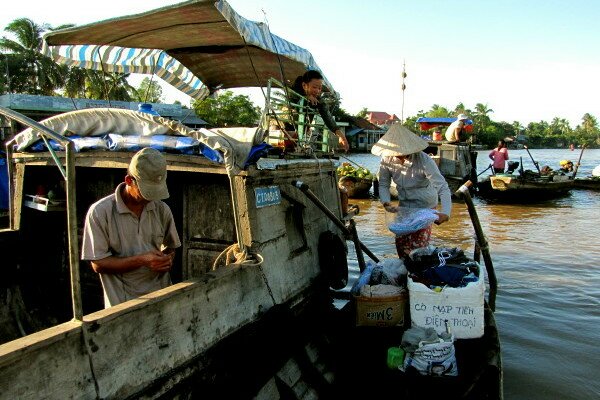 Sổ tay du lịch so tay du lich Sotaydulich Sotay Dulich Khampha Kham Pha Bui Chợ nổi Phong Điền