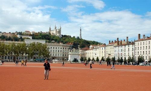 Sổ tay du lịch so tay du lich Sotaydulich Sotay Dulich Khampha Kham Pha Bui Thả bộ chiều Lyon