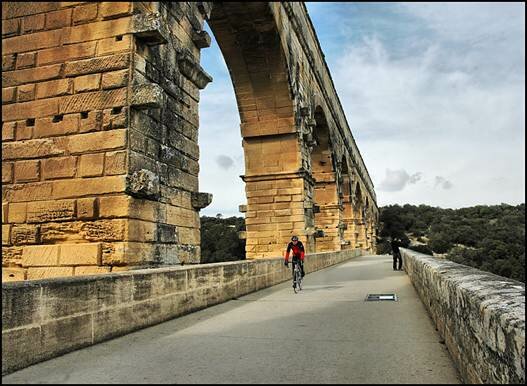 Sổ tay du lịch so tay du lich Sotaydulich Sotay Dulich Khampha Kham Pha Bui Pont du Gard Cổ kính một chiêc cầu