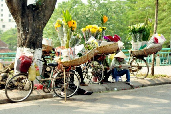 Sổ tay du lịch so tay du lich Sotaydulich Sotay Dulich Khampha Kham Pha Bui Hàng hoa bán rong nét duyên Hà Nội