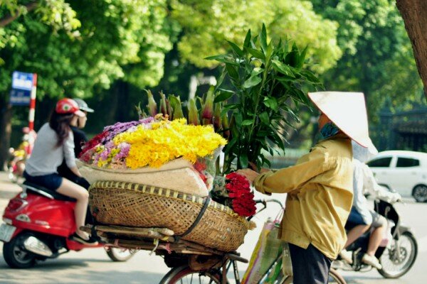 Sổ tay du lịch so tay du lich Sotaydulich Sotay Dulich Khampha Kham Pha Bui Hàng hoa bán rong nét duyên Hà Nội