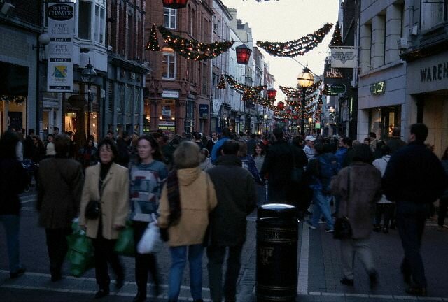 Sổ tay du lịch so tay du lich Sotaydulich Sotay Dulich Khampha Kham Pha Bui Dạo phố mua sắm Grafton Street và tham quan Trinity College