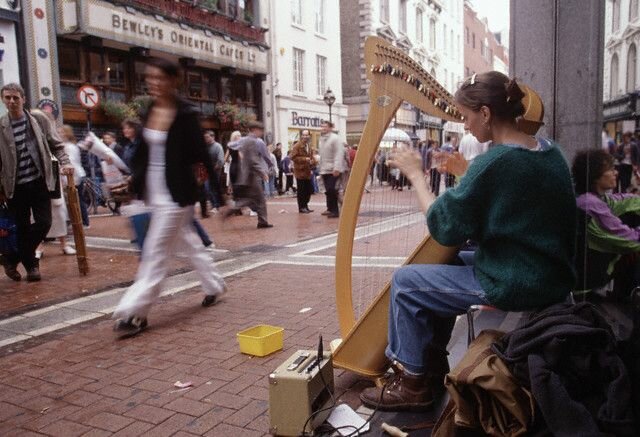 Sổ tay du lịch so tay du lich Sotaydulich Sotay Dulich Khampha Kham Pha Bui Dạo phố mua sắm Grafton Street và tham quan Trinity College