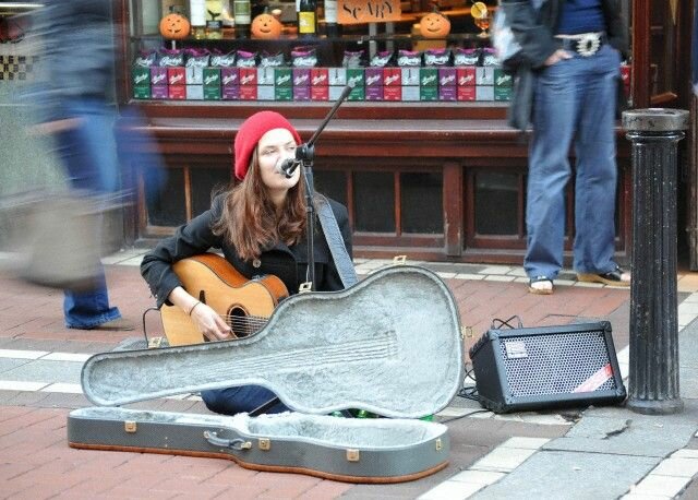 Sổ tay du lịch so tay du lich Sotaydulich Sotay Dulich Khampha Kham Pha Bui Dạo phố mua sắm Grafton Street và tham quan Trinity College