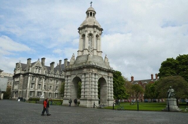 Sổ tay du lịch so tay du lich Sotaydulich Sotay Dulich Khampha Kham Pha Bui Dạo phố mua sắm Grafton Street và tham quan Trinity College