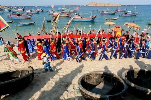 Sổ tay du lịch so tay du lich Sotaydulich Sotay Dulich Khampha Kham Pha Bui Về Nhơn Hải xem hội cầu ngư