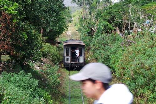 Sổ tay du lịch so tay du lich Sotaydulich Sotay Dulich Khampha Kham Pha Bui Khám phá 7 km đường ray xe lửa Đà lạt