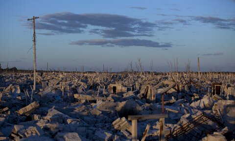 Sổ tay du lịch so tay du lich Sotaydulich Sotay Dulich Khampha Kham Pha Bui Thị trấn ma Epecuen hiện ra sau đại hồng thủy ở Argentina