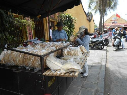 Sổ tay du lịch so tay du lich Sotaydulich Sotay Dulich Khampha Kham Pha Bui Bánh tráng khoai phố Hội 