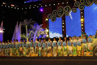 Sổ tay du lịch so tay du lich Sotaydulich Sotay Dulich Khampha Kham pha Bui Lễ hội đường phố Festival Biển 2013