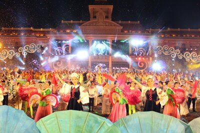 Sổ tay du lịch so tay du lich Sotaydulich Sotay Dulich Khampha Kham pha Bui Lễ hội đường phố Festival Biển 2013