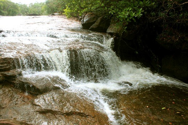 Sổ tay du lịch so tay du lich Sotaydulich Sotay Dulich Khampha Kham Pha Bui Phú Quốc mùa mưa chơi suối Đá Bàn