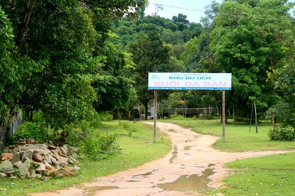 Sổ tay du lịch so tay du lich Sotaydulich Sotay Dulich Khampha Kham Pha Bui Phú Quốc mùa mưa chơi suối Đá Bàn