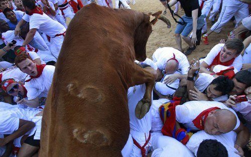 Sổ tay du lịch so tay du lich Sotaydulich Sotay Dulich Khampha Kham Pha Bui San Fermin Lễ hội bò rượt độc nhất tại Tây Ban Nha