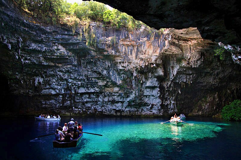 Sổ tay du lịch so tay du lich Sotaydulich Sotay Dulich Khampha Kham Pha Bui Bơi thuyền chiêm ngưỡng hang động Melissani ở Hy Lạp