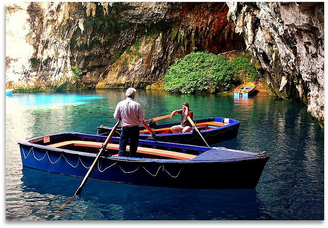 Sổ tay du lịch so tay du lich Sotaydulich Sotay Dulich Khampha Kham Pha Bui Bơi thuyền chiêm ngưỡng hang động Melissani ở Hy Lạp