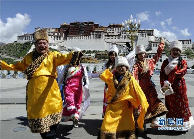 Sổ tay du lịch so tay du lich Sotaydulich Sotay Dulich Khampha Kham Pha Bui Sho Dun Festival Lễ hội Tây Tạng