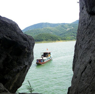 Sổ tay du lịch so tay du lich Sotaydulich Sotay Dulich Khampha Kham Pha Bui Động Tiên bên sông Đà