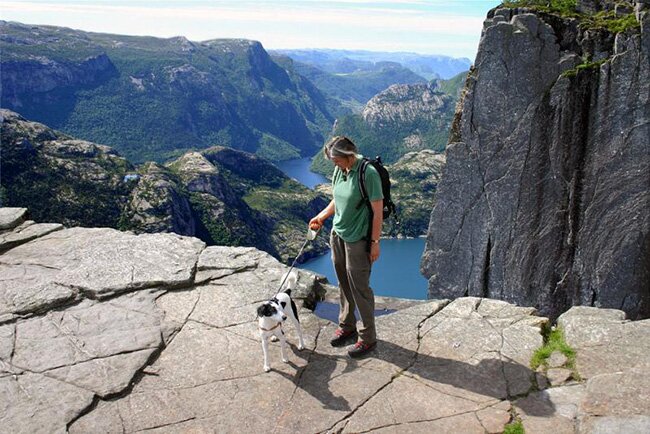 Sổ tay du lịch so tay du lich Sotaydulich Sotay Dulich Khampha Kham Pha Bui Mạo hiểm ở núi đá Preikestolen