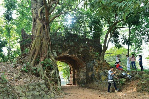 Sổ tay du lịch so tay du lich Sotaydulich Sotay Dulich Khampha Kham Pha Bui Chiều thành cổ Sơn Tây