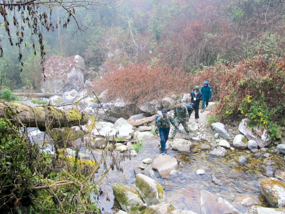 Sổ tay du lịch so tay du lich Sotaydulich Sotay Dulich Khampha Kham Pha Bui Cột mốc 79 Nóc nhà biên cương