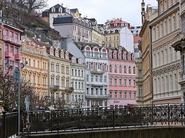 Sổ tay du lịch so tay du lich Sotaydulich Sotay Dulich Khampha Kham Pha Bui Karlovy Vary Thành phố suối khoáng