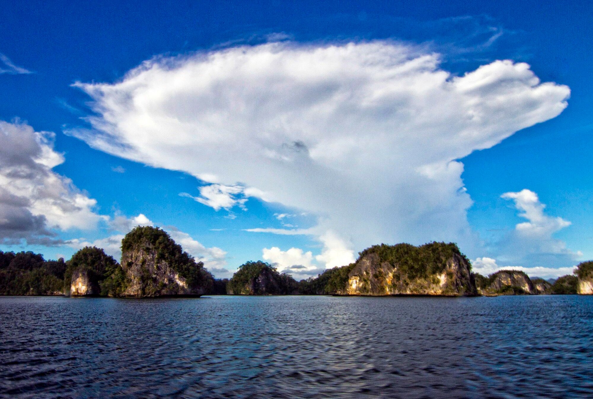 Sổ tay du lịch so tay du lich Sotaydulich Sotay Dulich Khampha Kham Pha Bui Truyền thuyết về Raja Ampat