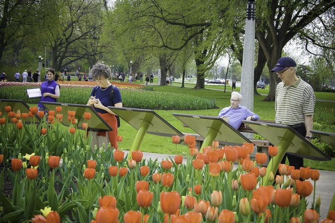 Sổ tay du lịch so tay du lich Sotaydulich Sotay Dulich Khampha Kham Pha Bui Canadian Tulip Festival Rực rỡ hội hoa tulip Canada