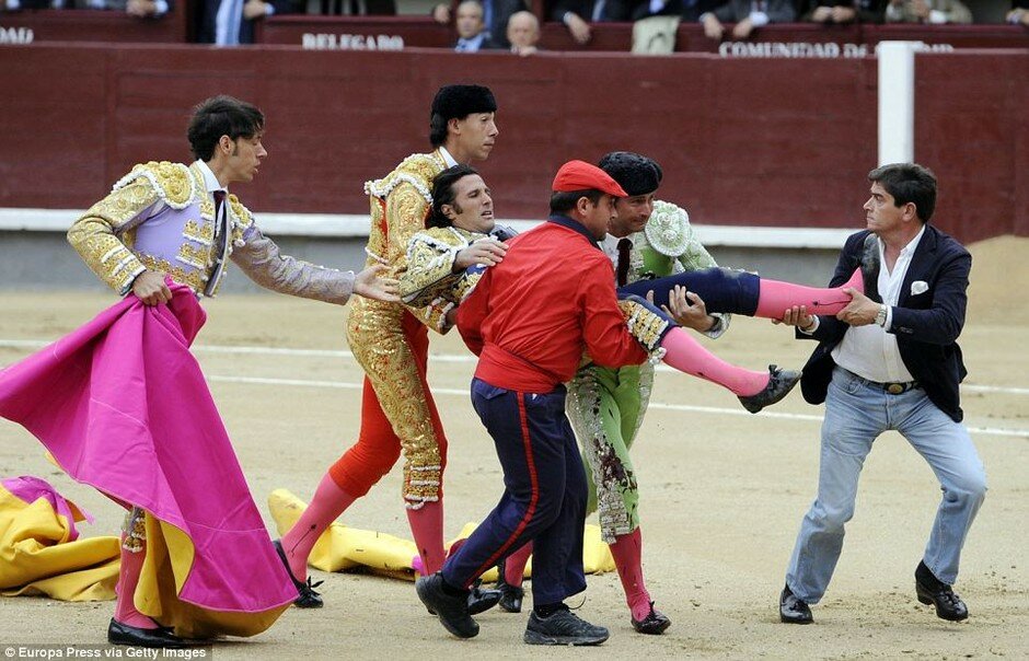 Sổ tay du lịch so tay du lich Sotaydulich Sotay Dulich Khampha Kham Pha Bui “Nhuộm đỏ” với hội đấu bò ở Tây Ban Nha