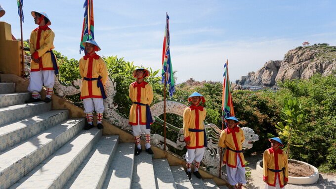 Sổ tay du lịch so tay du lich Sotaydulich Sotay Dulich Khampha Kham Pha Bui Khai hội yến sào Khánh Hòa