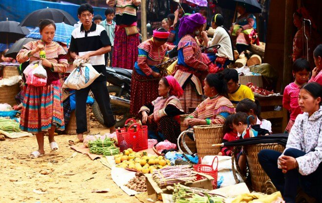 Sổ tay du lịch so tay du lich Sotaydulich Sotay Dulich Khampha Kham Pha Bui Rực rỡ phiên chợ Cán Cấu ở Lào Cai